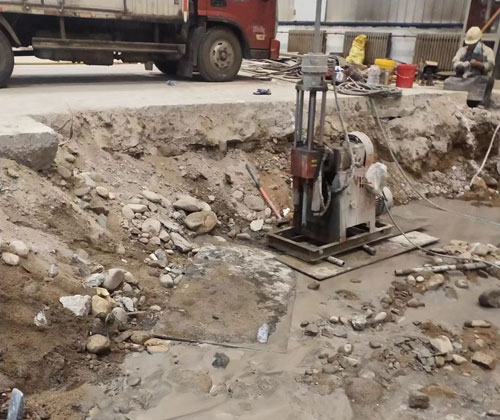呼玛公路下沉压浆